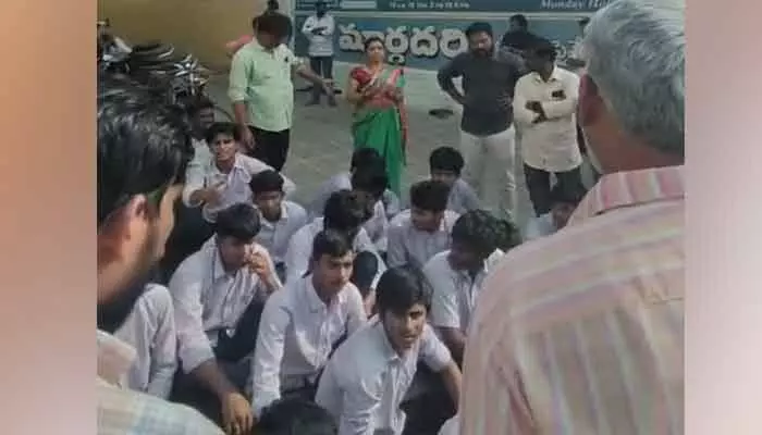 Khammam College Students Protest Over Food