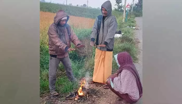 Severe cold in Ellareddipet is affecting daily routines, with people buying woolens and adjusting morning schedules.
