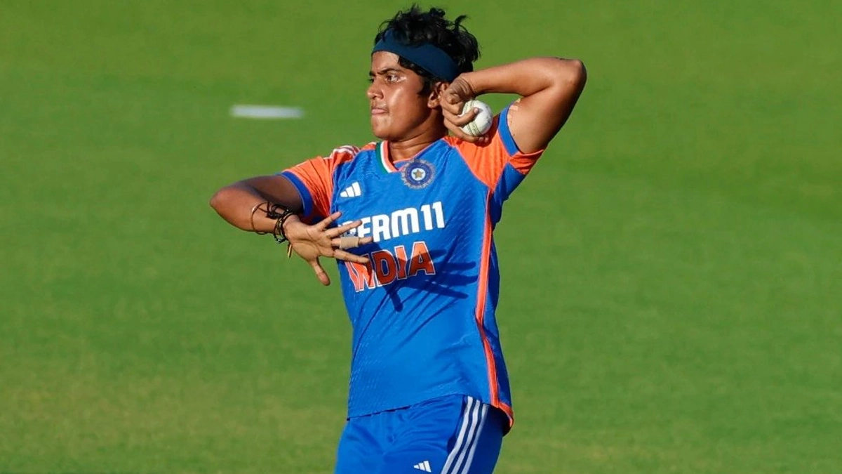 AP government announced ₹2.5 crore cash, house site in Kadapa and Group-1 post for World Cup star SriCharani.