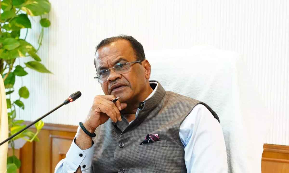 Minister Komatireddy Venkat Reddy said road issues will be resolved by sanctioning funds during his visit to Yerrugandlapalli.