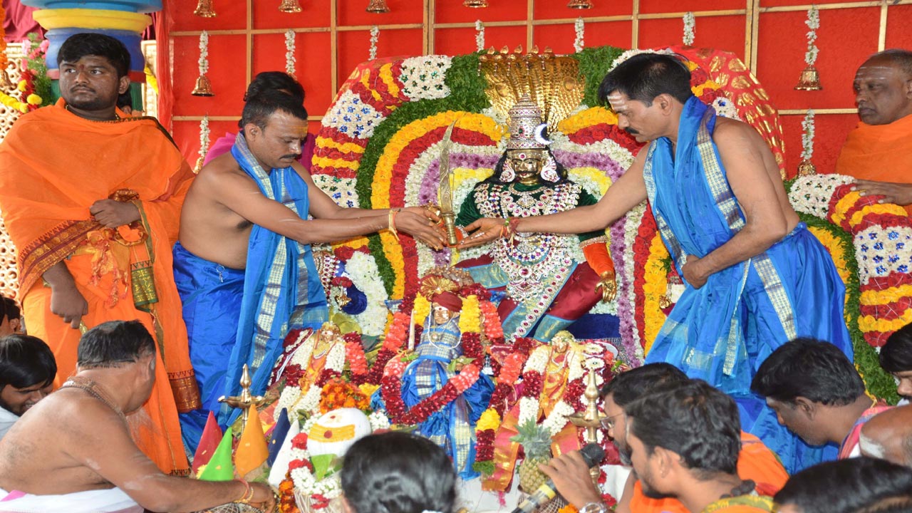 Special arrangements completed for Komuravelli Mallikarjuna Swami Kalyanam; ministers and district collector extended invitations.