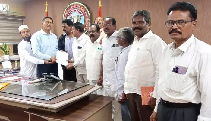 TSRTC MD Nagar Reddy clarified that union restoration depends on government approval and assured positive steps on workers’ long-pending demands.