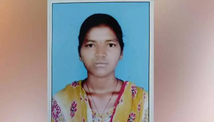 A young woman from Gopalpet went missing after leaving for Wanaparthy. Police registered a case following her mother’s complaint.