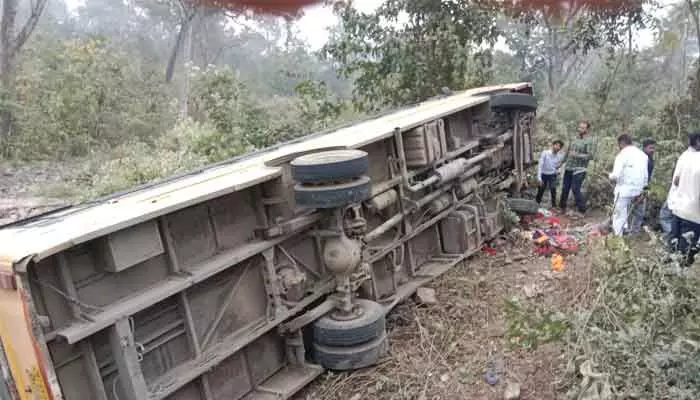 KLR Private College bus met with an accident in Mondikunta forest. Several students injured; management faces criticism for negligence.