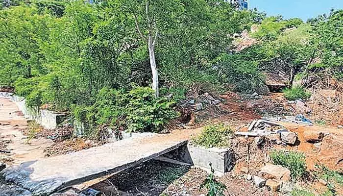 Narsingi police booked a case against several persons for trying to grab government land in Kokapet using fake pattas.